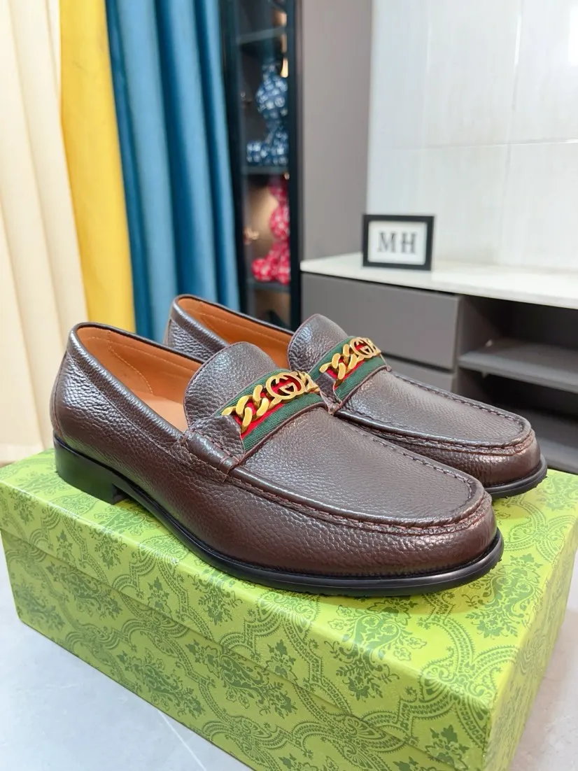 Men's shoes 💰500🌹🌹Niuli [GUCCI Gucci] A new style of formal men's leather shoes is coming~ The original quality upper is made of patent leather imported from Italy, the leather is soft and delicate, comfortable and soft first-layer cowhide lining, rubber wear-resistant outsole, the shoe shape is dignified and domineering, and the luxury charm cannot be concealed! The natural and free nouveau riche leads the trend. Code number: 38-44